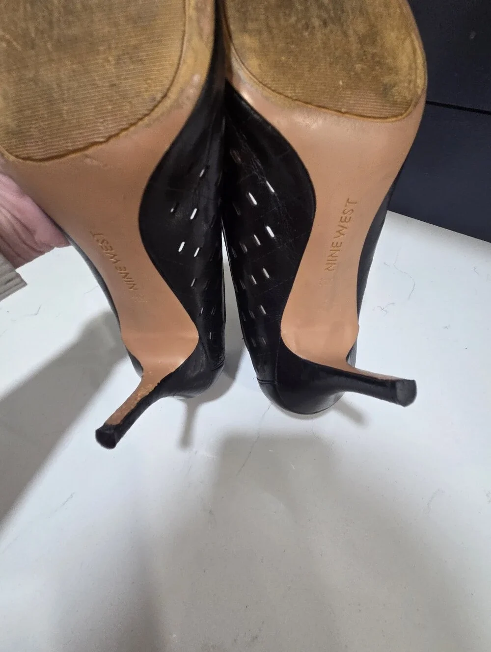 Nine West Laser Cut Classic Black Pointed-Toe Perforated Women’s Pumps Size 11M